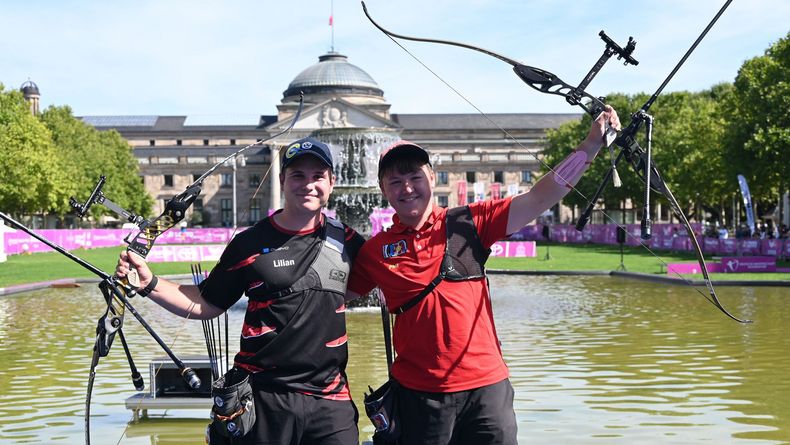 Foto: Eckhard Frerichs / Bei der DM im Freien in Wiesbaden Finalgegner und nun auch in der Bundesliga gegeneinander: Die Junioren Lilian Forkert (links, BSC BB Berlin) und Phil Lüttmerding (SV Böddiger).