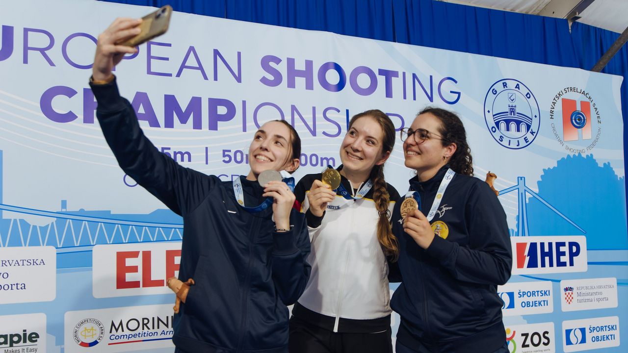 Foto: ESC / Bitte lächeln! Europameisterin Doreen Vennekamp wird beim Weltcup in München auch wieder auf die Französinnen Heloise Fourre und Mathilde Lamolle treffen.