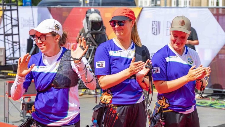 Foto: DSB / Weil Elisa Tartler (links) und Michelle Kroppen (rechts) zum Saisonstart fehlen, muss u.a. Amelie Aichinger für Ebersberg liefern.