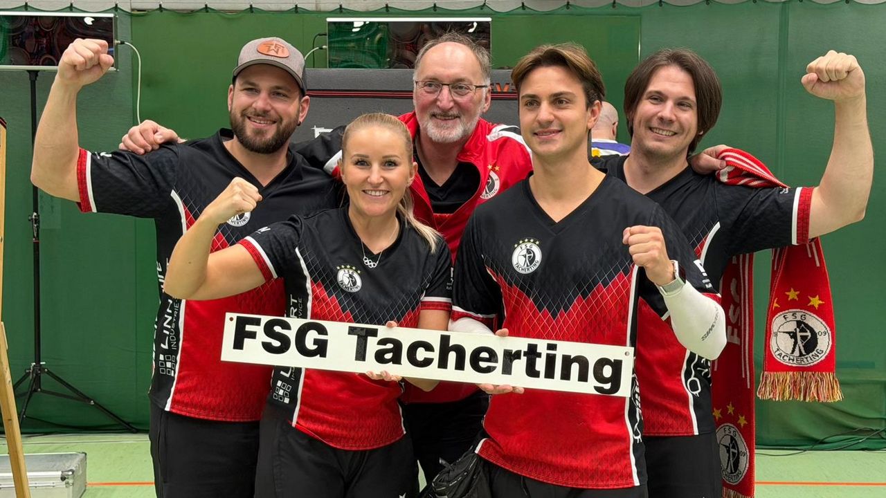 Foto: Tacherting / Der Mannschaft von der FSG Tacherting gelang der makellose Start in die Saison.