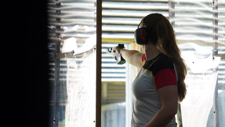 Foto: DSB / Präsentierte sich in überragender Verfassung und führt nach dem Präzisions-Teil das Sportpistolen-Teilnehmerfeld an: Doreen Vennekamp.