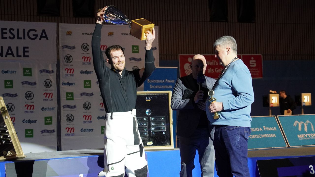Foto: DSB / Verdienter Lohn: Luftgewehr-Weltmeister Maximilian Dallinger wurde im Rahmen des Bundesligafinals als Schütze des Jahres 2025 ausgezeichnet.