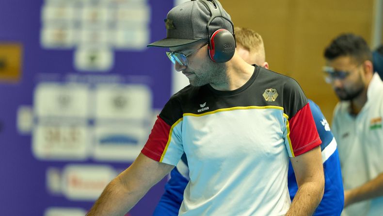 Foto: ISSF / Einmal noch volle Konzentration: Emanuel Müller will das Weltcupfinale in Doha genießen und ein sehr erfolgreiches Jahr positiv abschließen. Foto: ISSF / Einmal noch volle Konzentration: Emanuel Müller will das Weltcupfinale in Doha genießen und ein sehr erfolgreiches Jahr positiv abschließen.